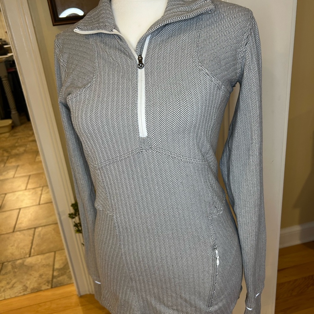 Lululemon Gray Herringbone Quarter-Zip Runners Pullover for Women - Picture 10 of 14